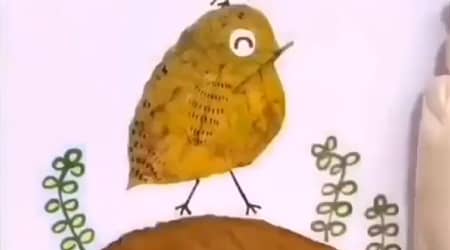 L'oiseau fait avec des feuilles séchées