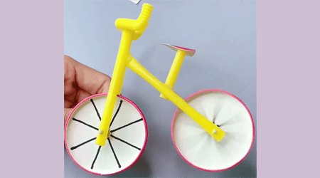 Let's make a bike with the help of cardboard cups and pipette