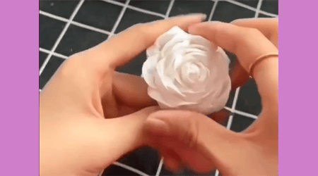 Machen wir Blumen aus Papier 1